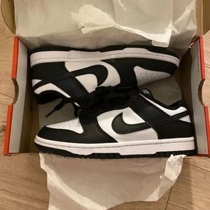 Panda dunks low men size 10/10.5